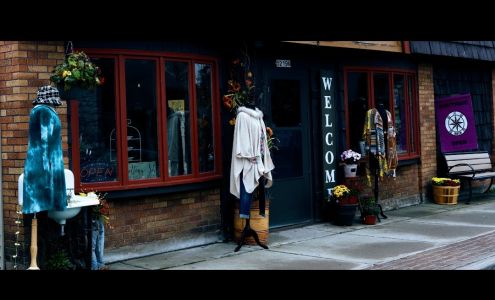 Rita's 5219 North Boutique Mercer