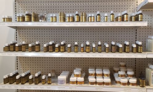 Loving Dove Farmacia & The Organic Cafe L'Anse