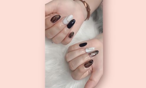 Top trendy nails & spa