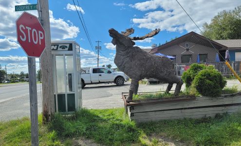 Muddy Moose Restaurant And Inn Larder Lake