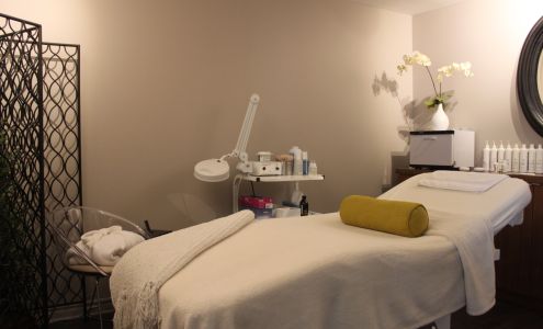 Calme Spa 325 Grand Boulevard, L'Île-Perrot Quebec J7V 4X3