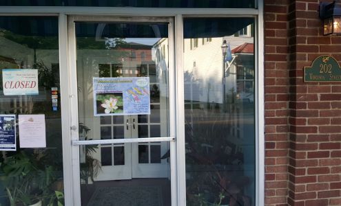 Urbanna Harbor Gallery & Art Services Urbanna