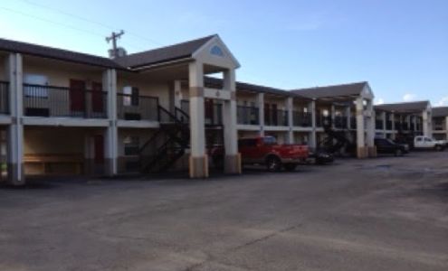HiWay Inn & Suites