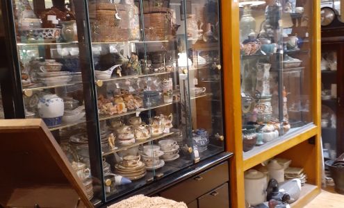 Beaman's Old & Gnu Antiques