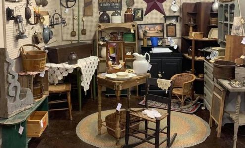 Country Store Antiques & Decor