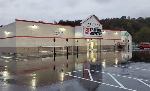 Tractor Supply Dover