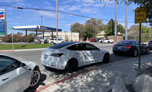 Tesla Supercharger Lovelock
