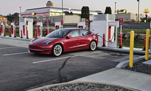 Tesla Supercharger Wisconsin Dells Pkwy S #1070, Wisconsin Dells Wisconsin 53965