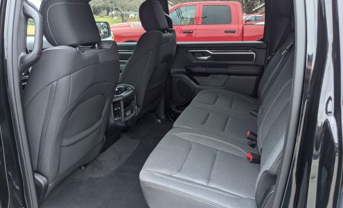 Chrysler at Kuntz Motor Company Mahaffey