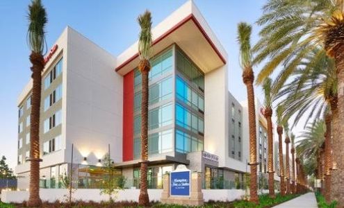 Hampton Inn & Suites Anaheim Resort Convention Center