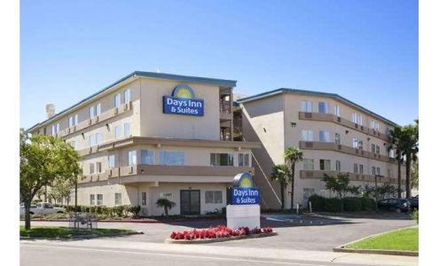 Days Inn & Suites by Wyndham Rancho Cordova