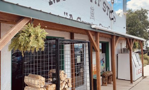 Sinclair Gas Station Mosca