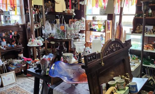 Four Corners Antiques