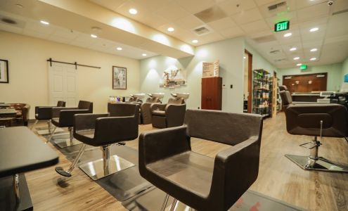 CUT AND COLOR LOUNGE GALLERIA