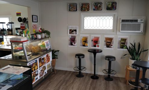 Highway Seven Ten Fries and Milk tea Rosetown