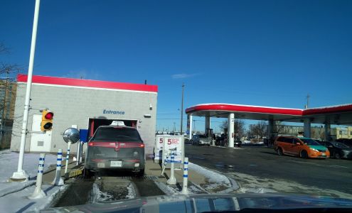 Petro-Canada & Car Wash