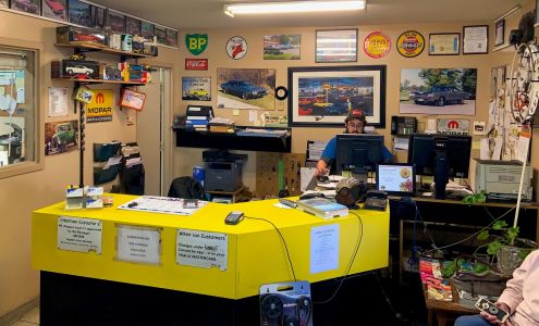 Dennis' Of Oakville Auto Service