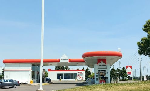 Petro-Canada & Car Wash