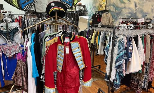 Paia Consign & Thrift for Charity