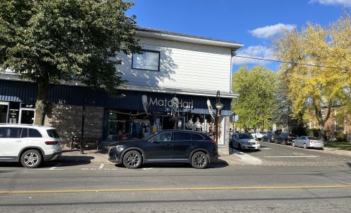 Mata Hari Boutique - Womens Clothing - Jewelry Store - Home Decor - Yoga Pants Gift Shop Mont-Tremblant