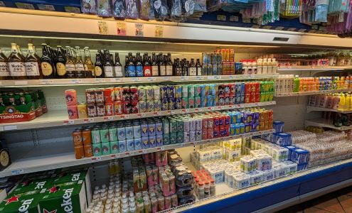 Nob Hill Place Shopping Center