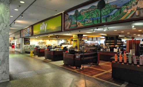 L'Esplanade Laurier Market