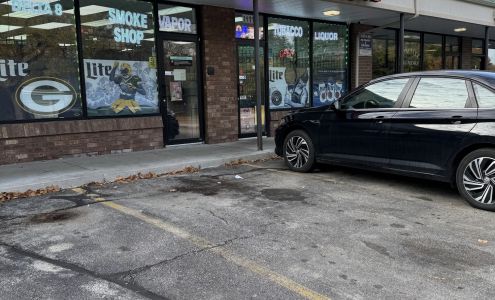 Tobacco outlet & liquor