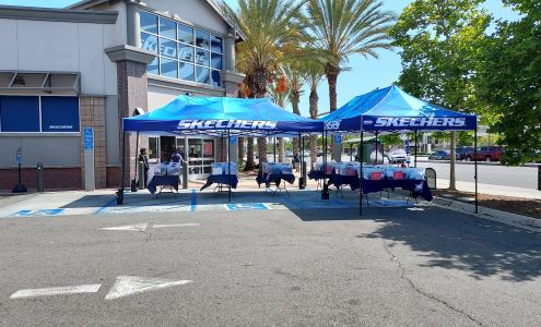 SKECHERS Warehouse Outlet