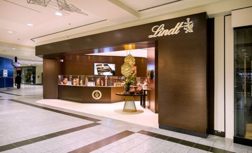 Lindt Chocolate Shop - Montreal Eaton Centre