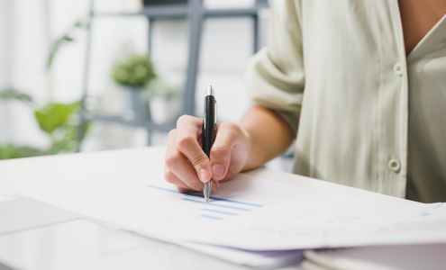 Casa Y Tierra Abstract & Title