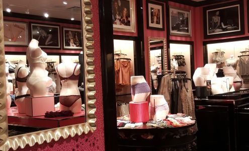 Victoria's Secret & PINK by Victoria's Secret