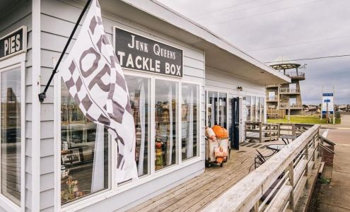Junk Queens Tackle Box Westport