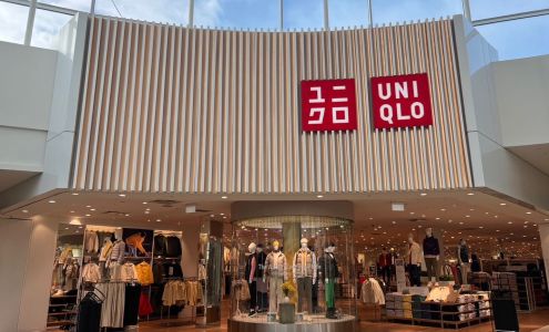 UNIQLO Square One