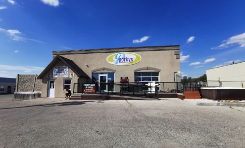 Porky's BBQ, Hearth & Spa