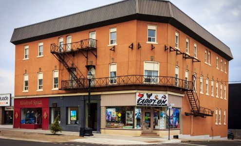 Carry-On Comics & Books