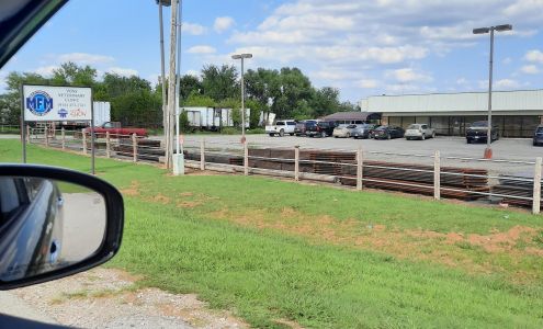 Voss Veterinary Clinic 2215 N Broadway St, Checotah Oklahoma 74426