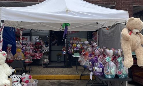 Martha's Flowers And Gifts