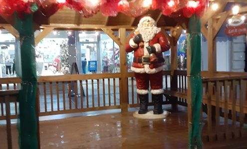 Dewey Street Market Antique Mall