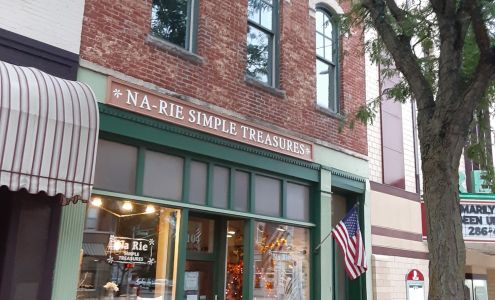 Na Rie Simple Treasures