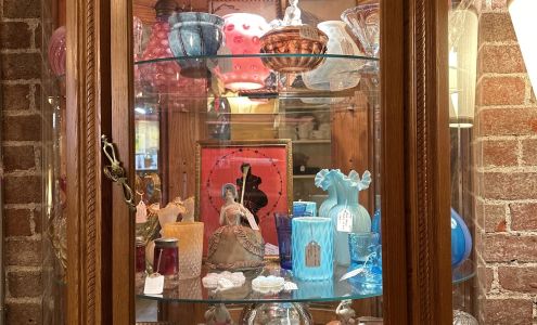 Cricket & Red Brick Antique Mall