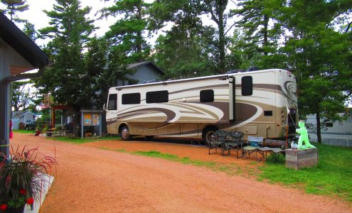 Weaver's Resort & Campground Pelican Lake