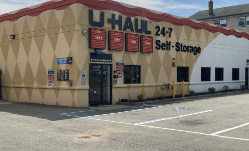 U-Haul Moving & Storage of Elmwood Park