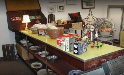 Seaside Antiques and Art Wachapreague