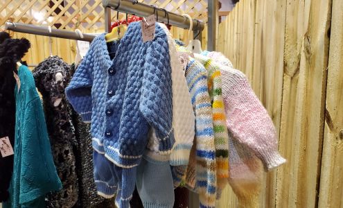 Expressions Gallery/Knit Nook