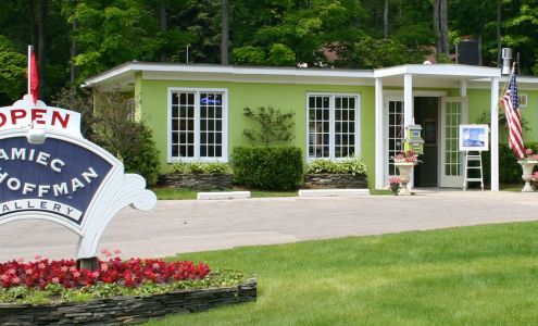 Hramiec Hoffman Gallery