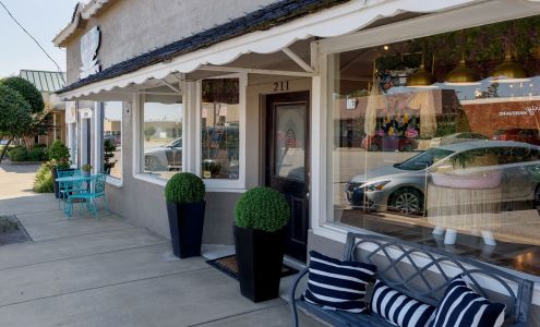 Vintage Soul Boutique & Salon 211 N Main St, Muenster Texas 76252