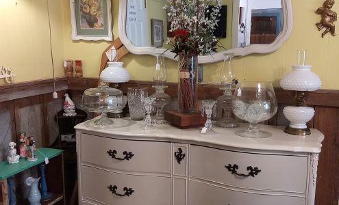 Marigolds Antiques & More
