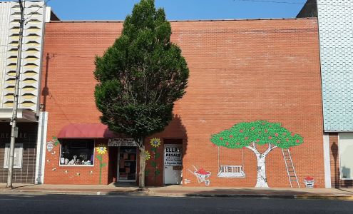 Ella's Resale Shop 125 N Central Ave, Paris Illinois 61944