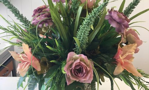 Ravenswood Floral & Gifts 512 Washington St, Ravenswood West Virginia 26164