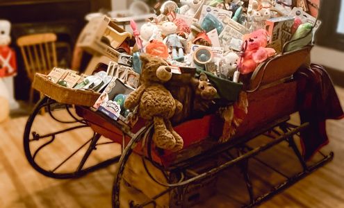 Lamp Post Vintage Market